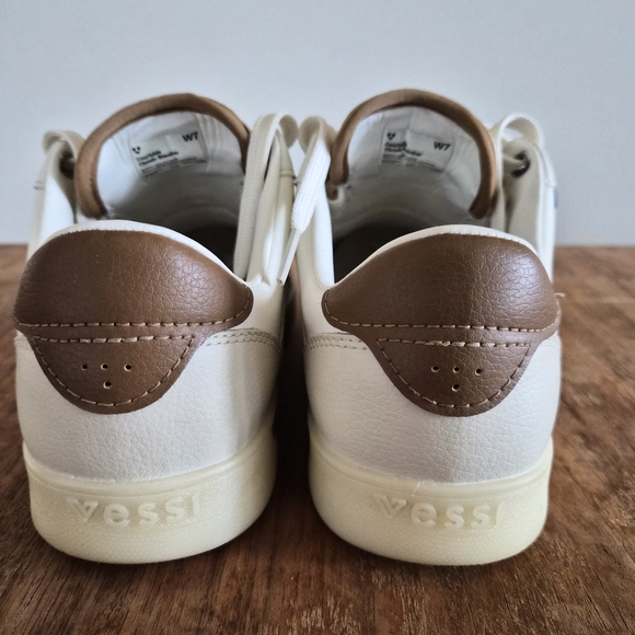 Vessi Courtside Classic Sneakers - Picture 8 of 12